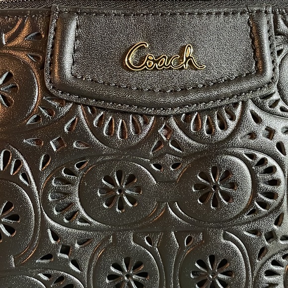 Coach Ashley Lace leather wristlet purse - Picture 2 of 4
